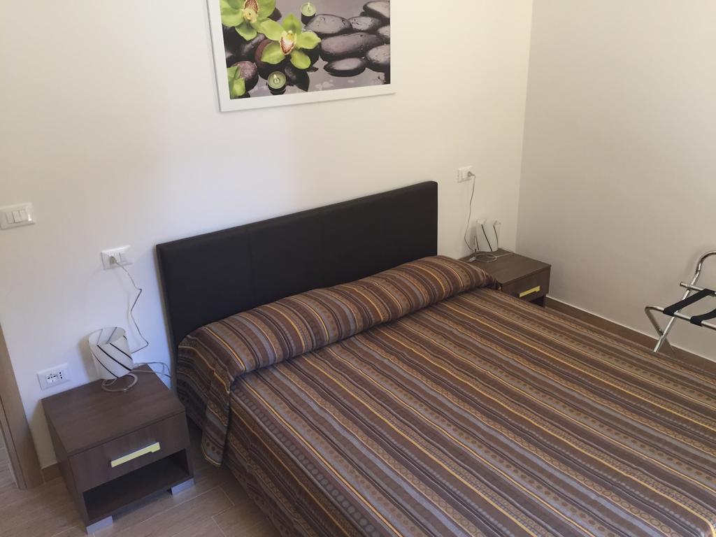 Hotel Mario Al Borgo San Benedetto del Tronto Habitación foto